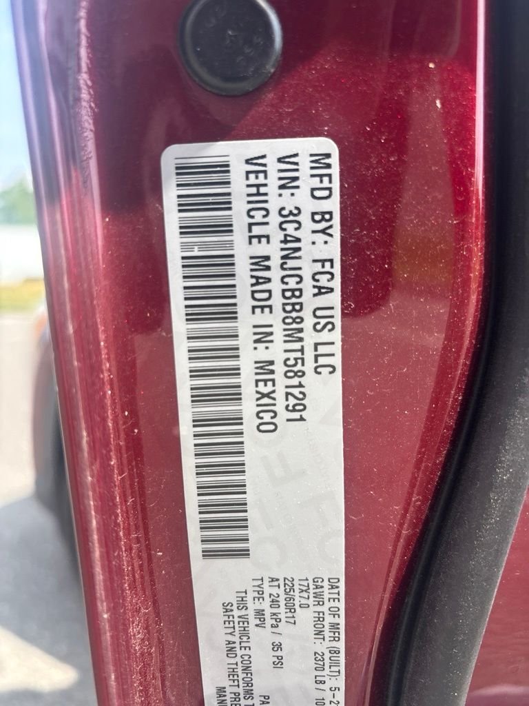 Used 2021 Red Jeep Latitude image 14