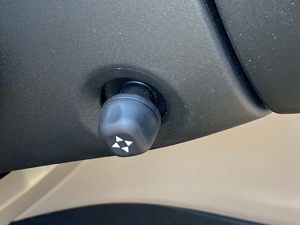 Used 2023 Gray Jeep Limited image 32