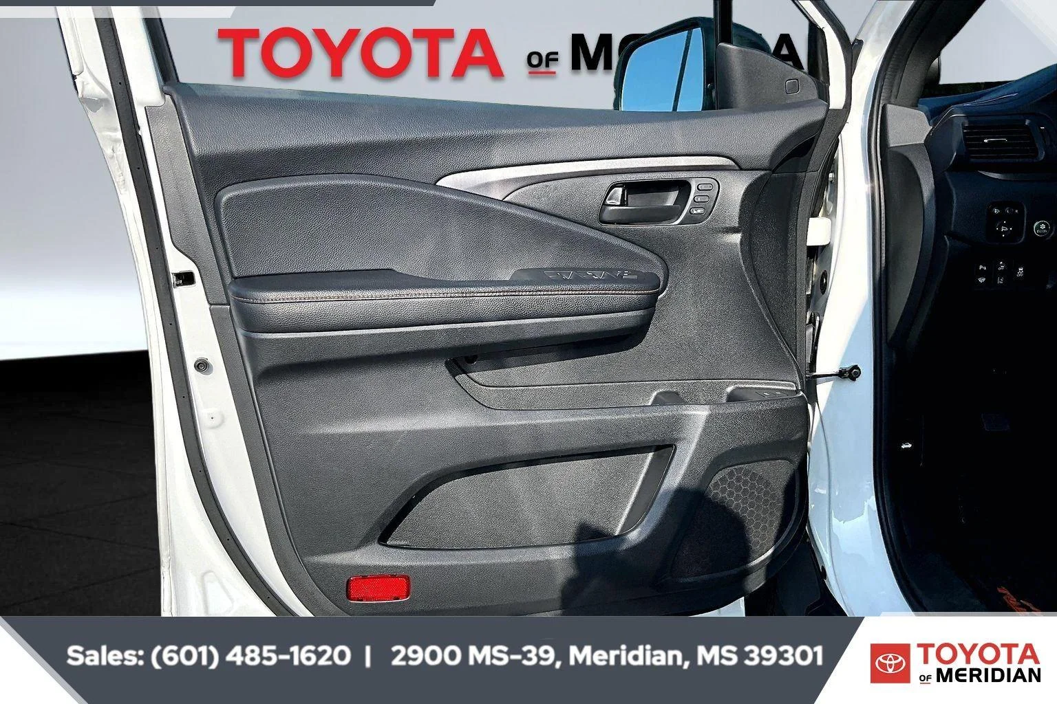 Used 2022 Platinum White Pearl Honda TrailSport image 17