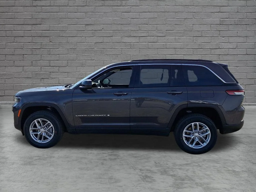 New 2026 Baltic Gray Metallic Clearcoat Jeep Laredo X image 5