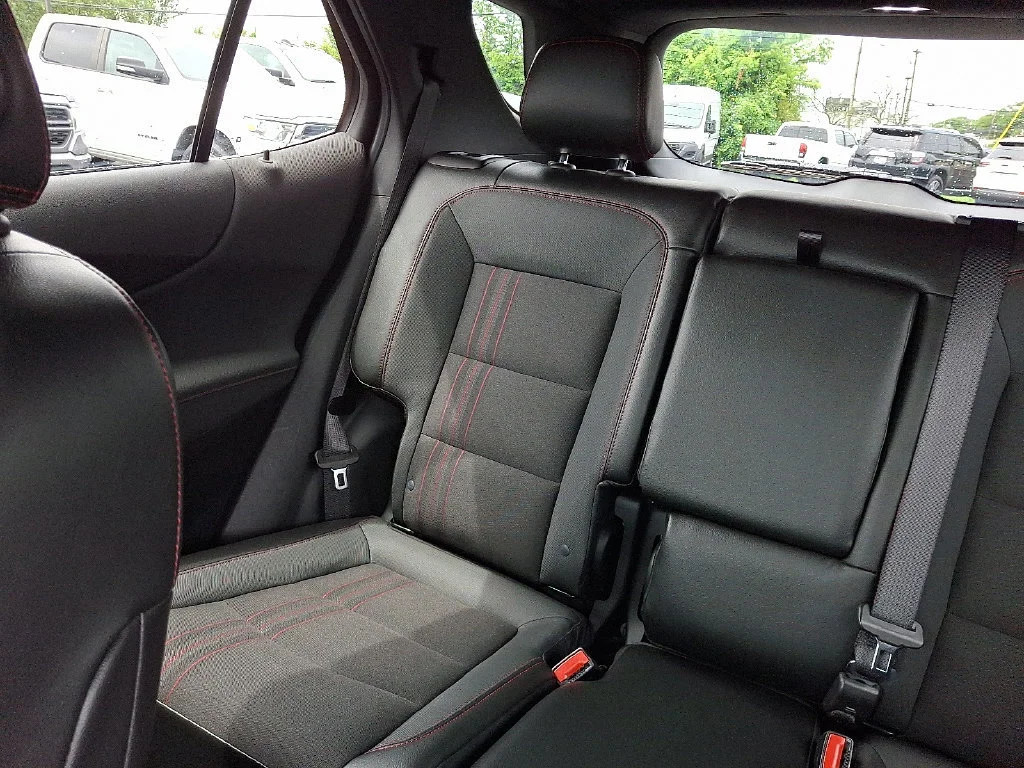 Certified Used 2022 Summit White Chevrolet RS image 19