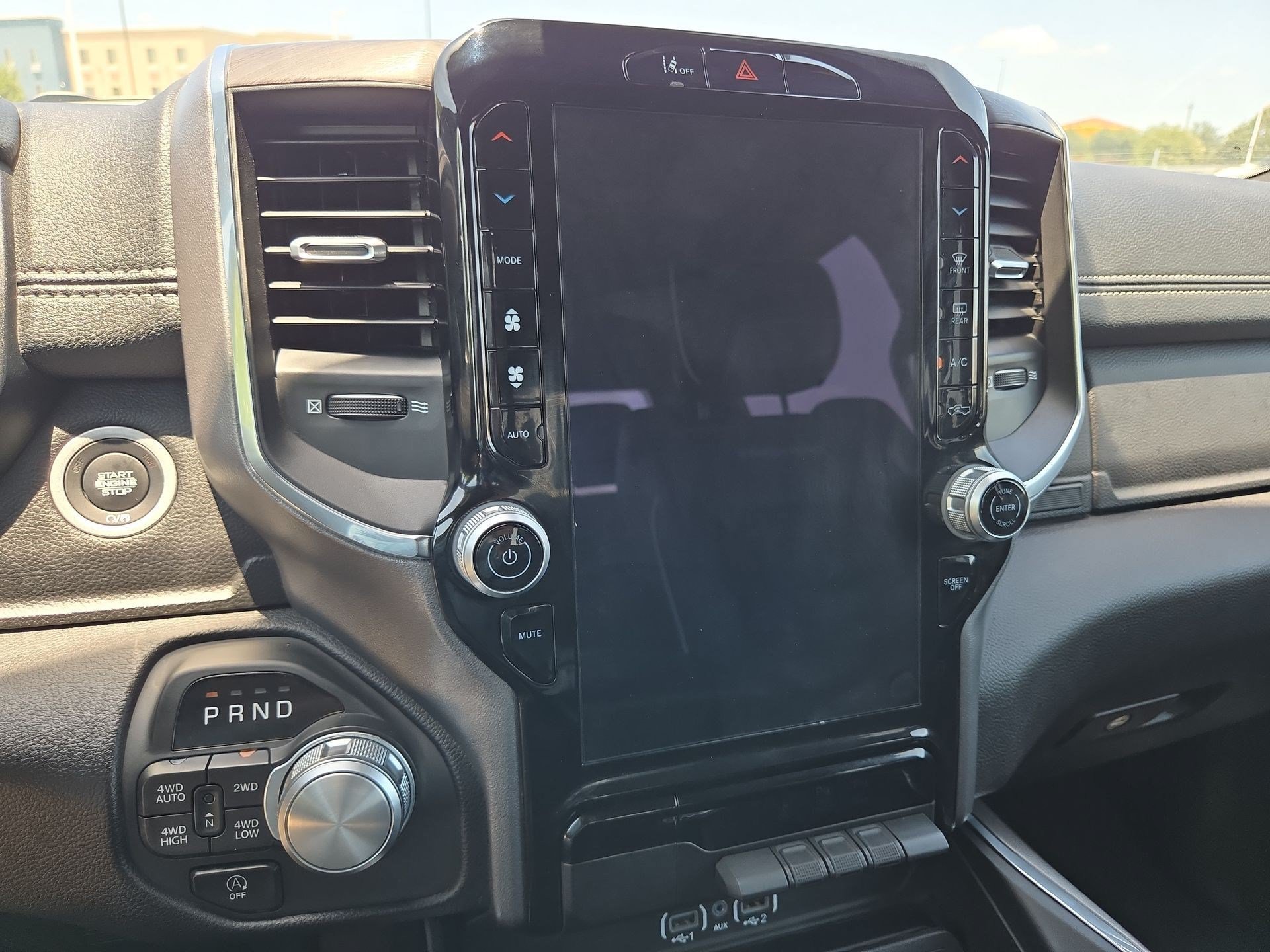 Used 2025 Granite Crystal Metallic Clearcoat Ram Laramie image 22