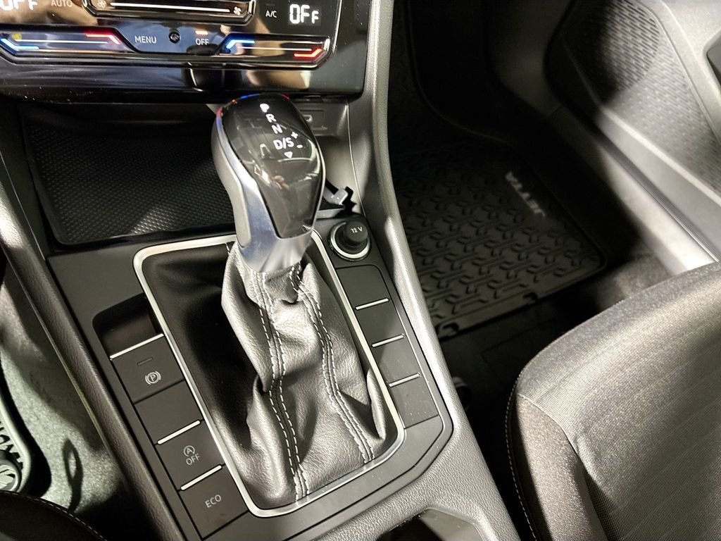 New 2026 Deep Black Pearl Volkswagen 1.5T S image 17