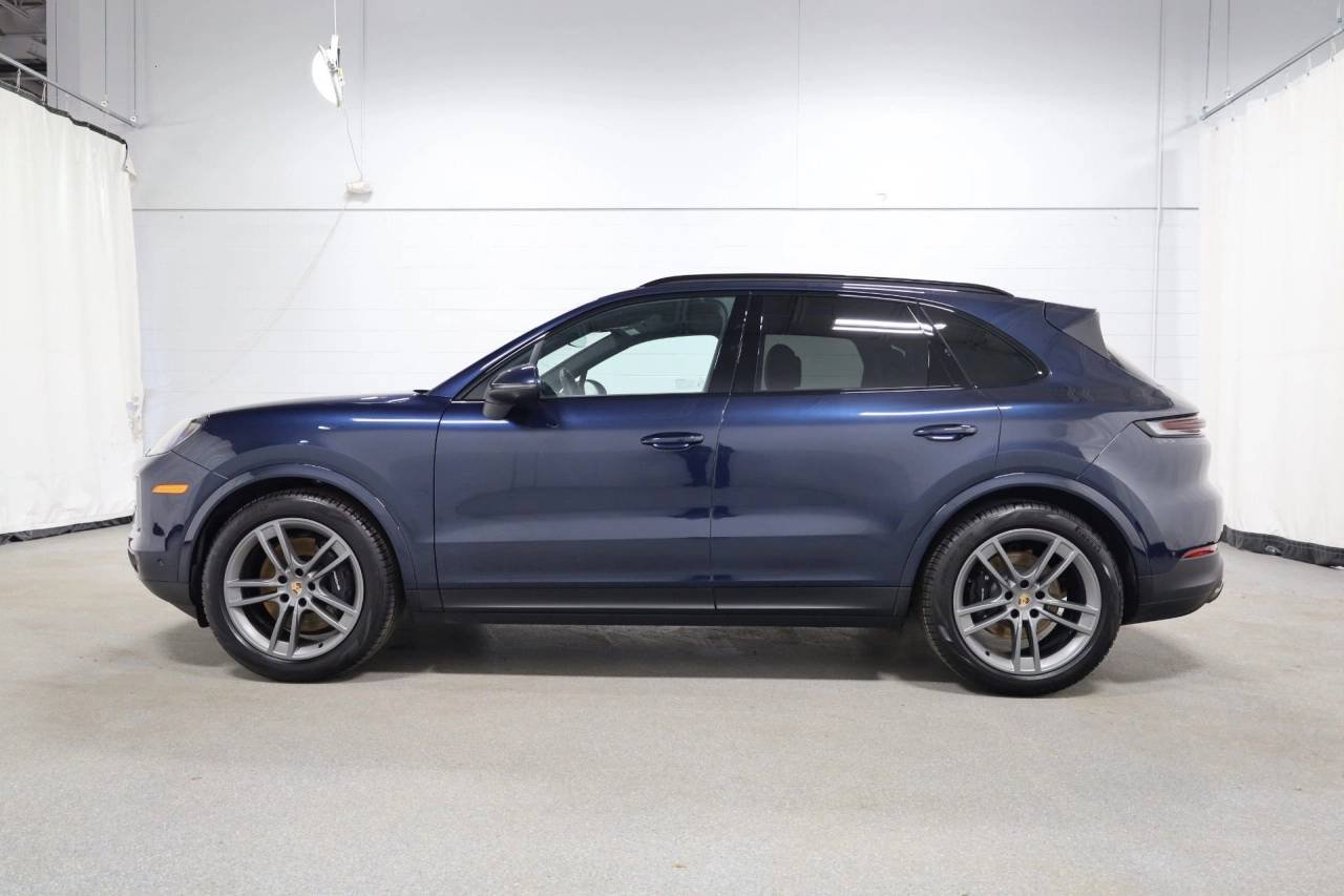 Certified Used 2025 Algarve Blue Metallic Porsche  image 2