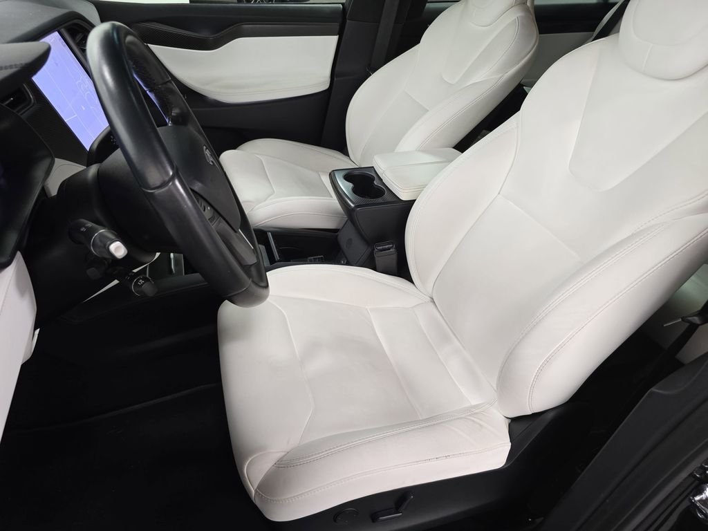 Used 2018  Tesla 75D image 5