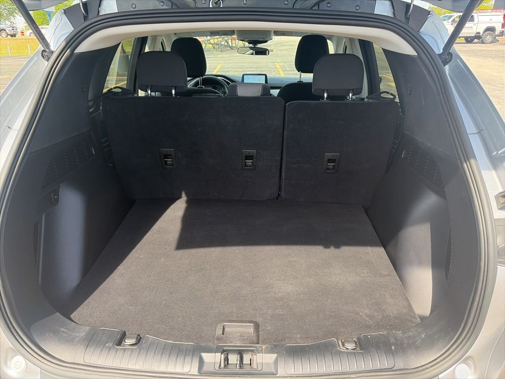 Used 2022 Silver Ford SE image 14