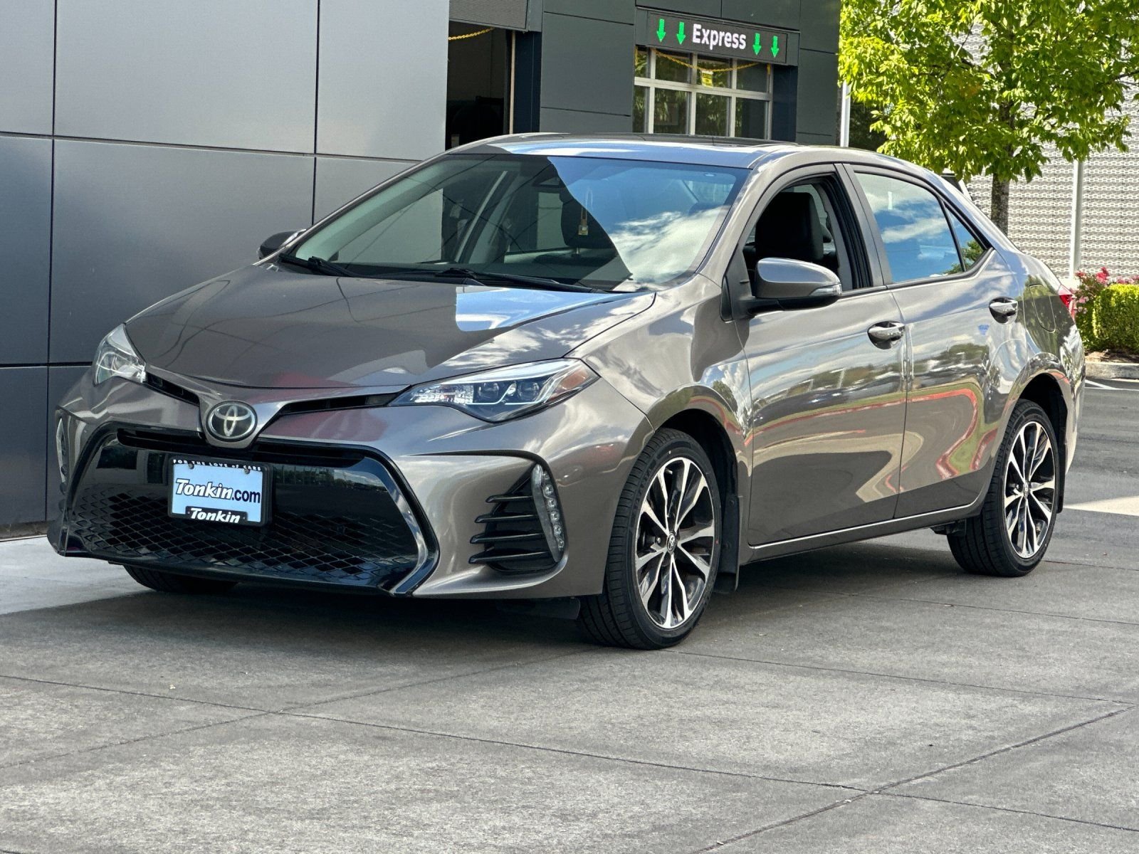 Used 2017 Gray Metallic Toyota SE image 7