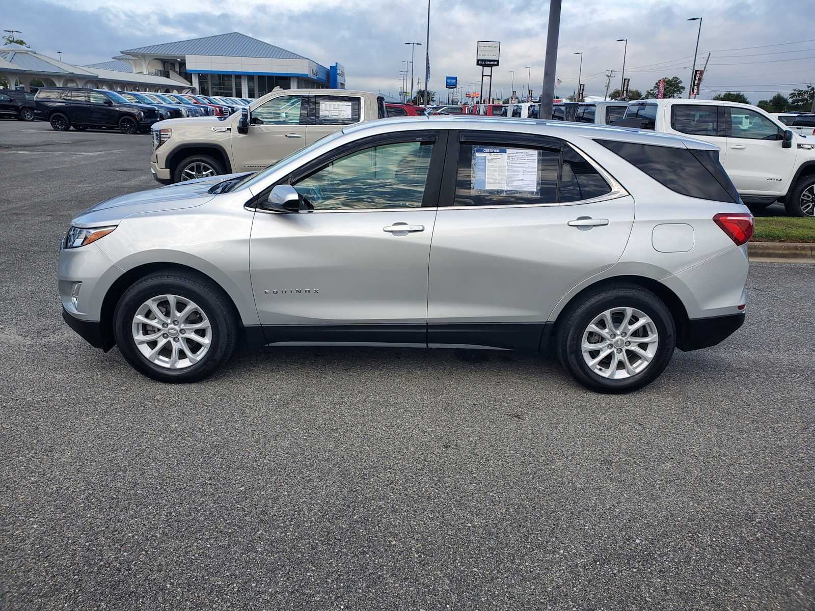 2021 Chevrolet Equinox LT photo 2