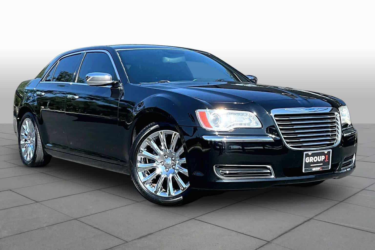 Pre-Owned 2014 Chrysler 300 Uptown Edition
