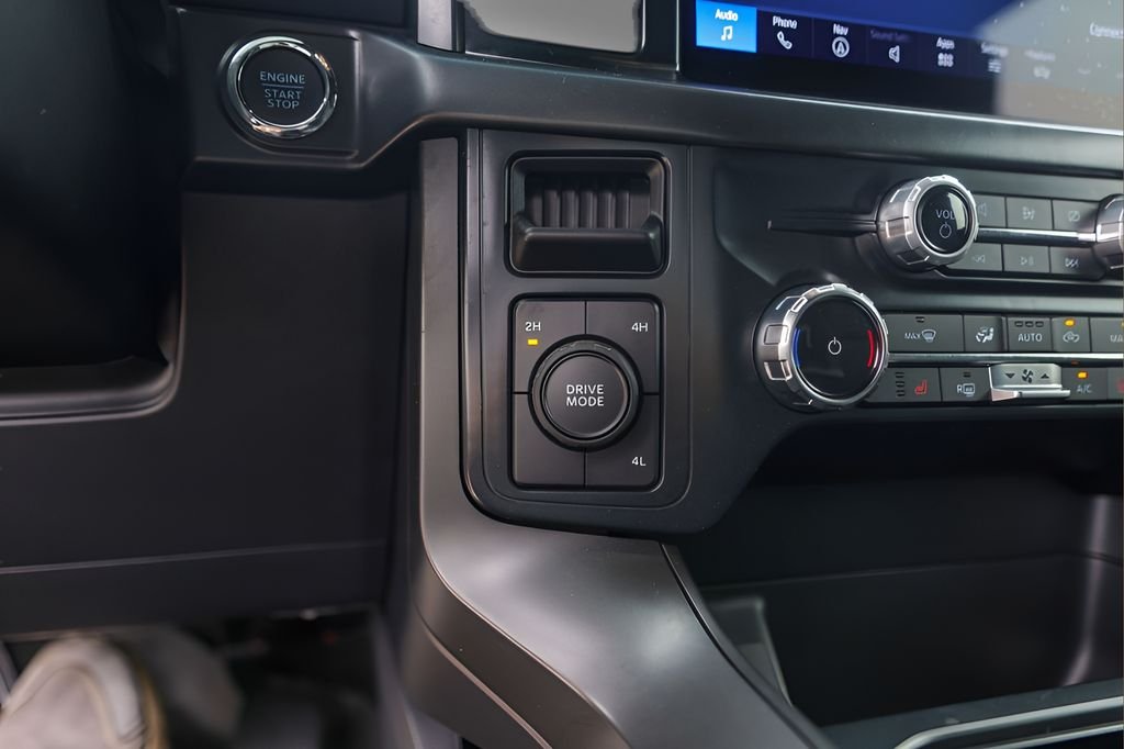 Used 2024 Black Ford XLT image 18