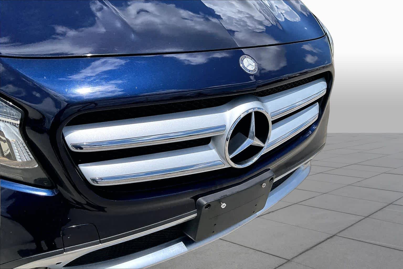 Used 2017 Lunar Blue Metallic Mercedes-Benz GLA 250 image 29