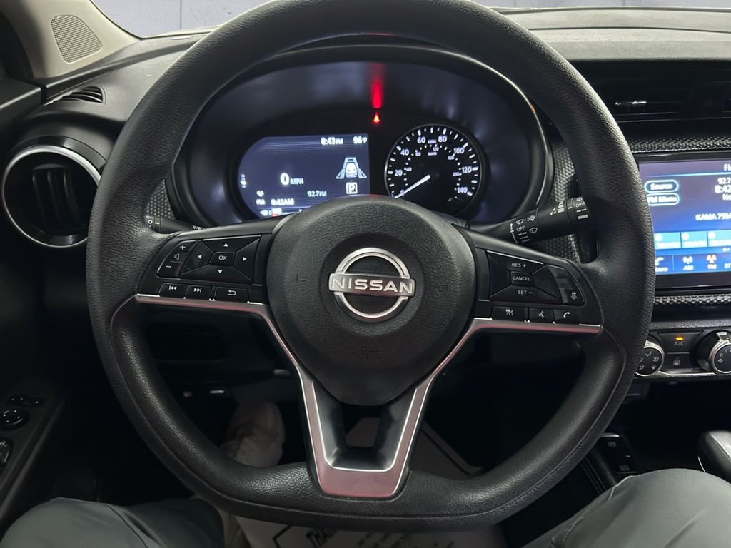 Used 2024 Gray Nissan SV image 9