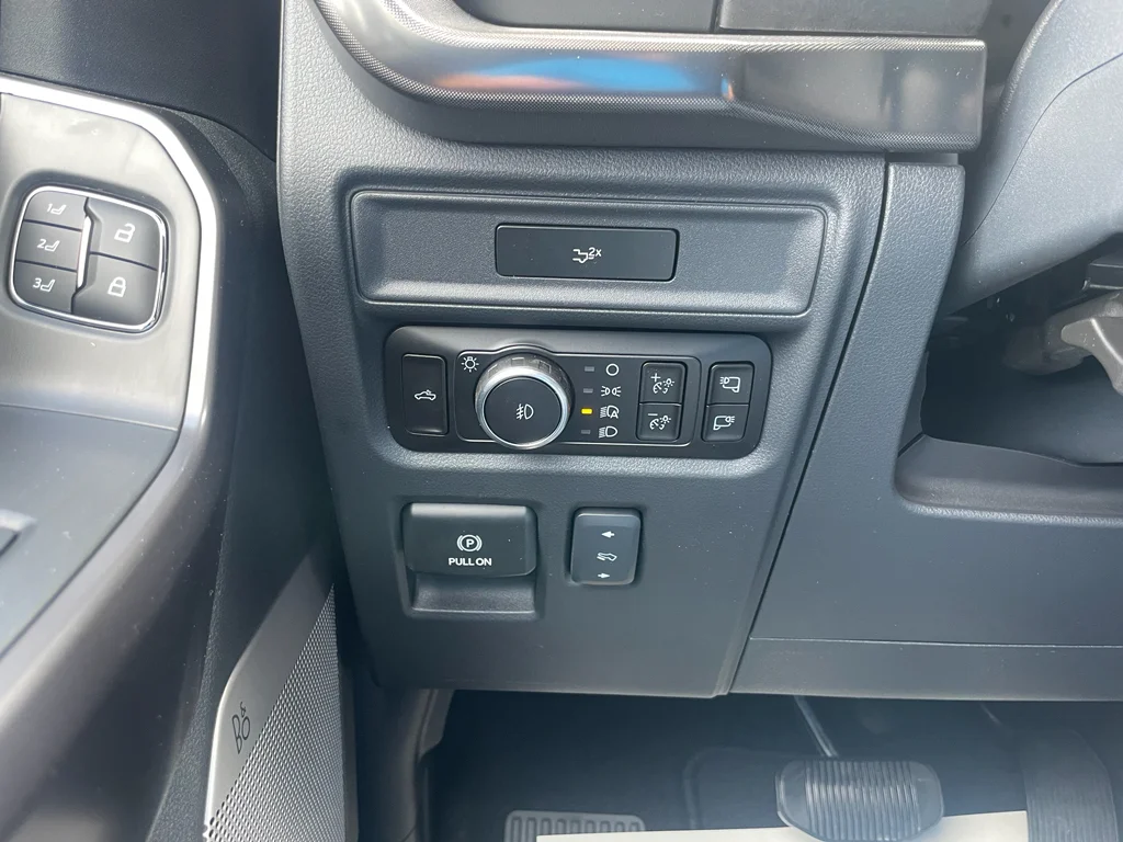 New 2026 Agate Black Metallic Ford Tremor® image 22