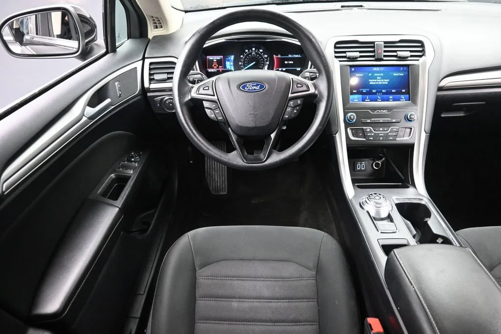Used 2020 Black Ford SE image 15