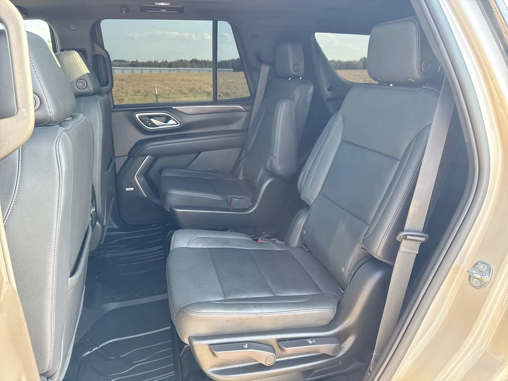 Used 2022 Empire Beige Metallic Chevrolet LT image 23