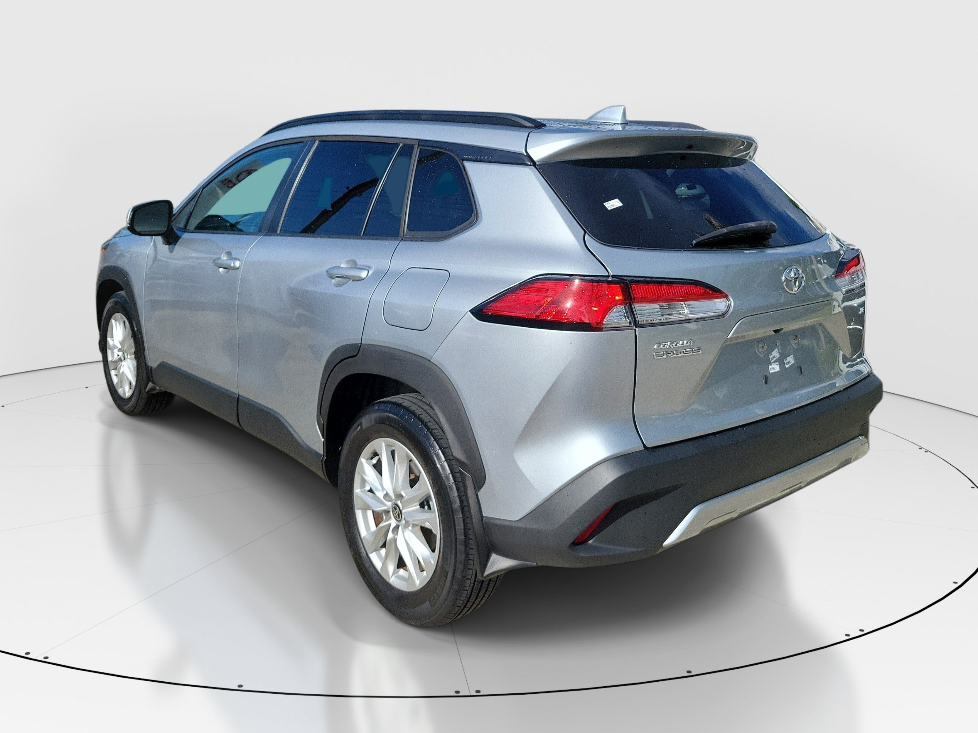 Used 2023 Sonic Silver Toyota LE image 5