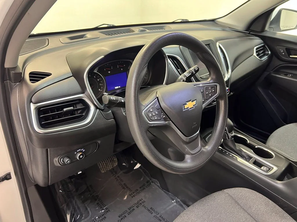 Used 2022 White Chevrolet LT image 17