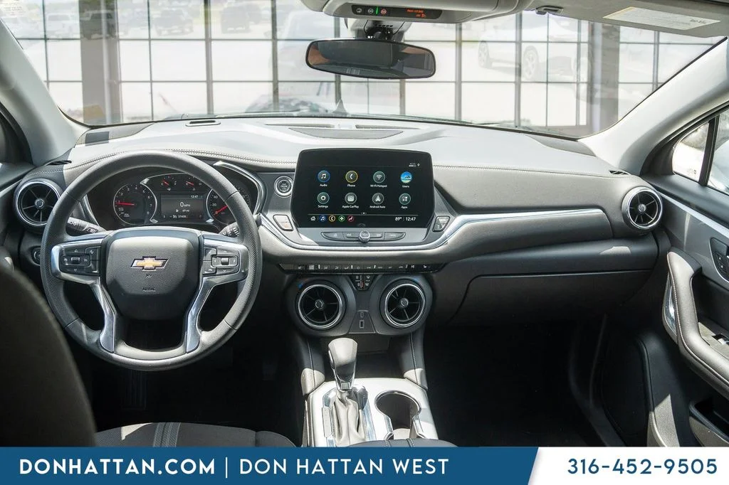 Used 2025 Gray Chevrolet LT image 5