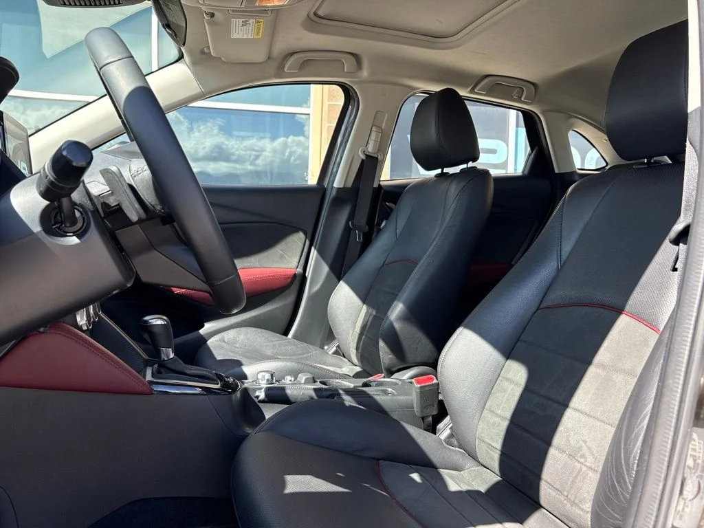 Used 2018 Silver Mazda Grand Touring image 11