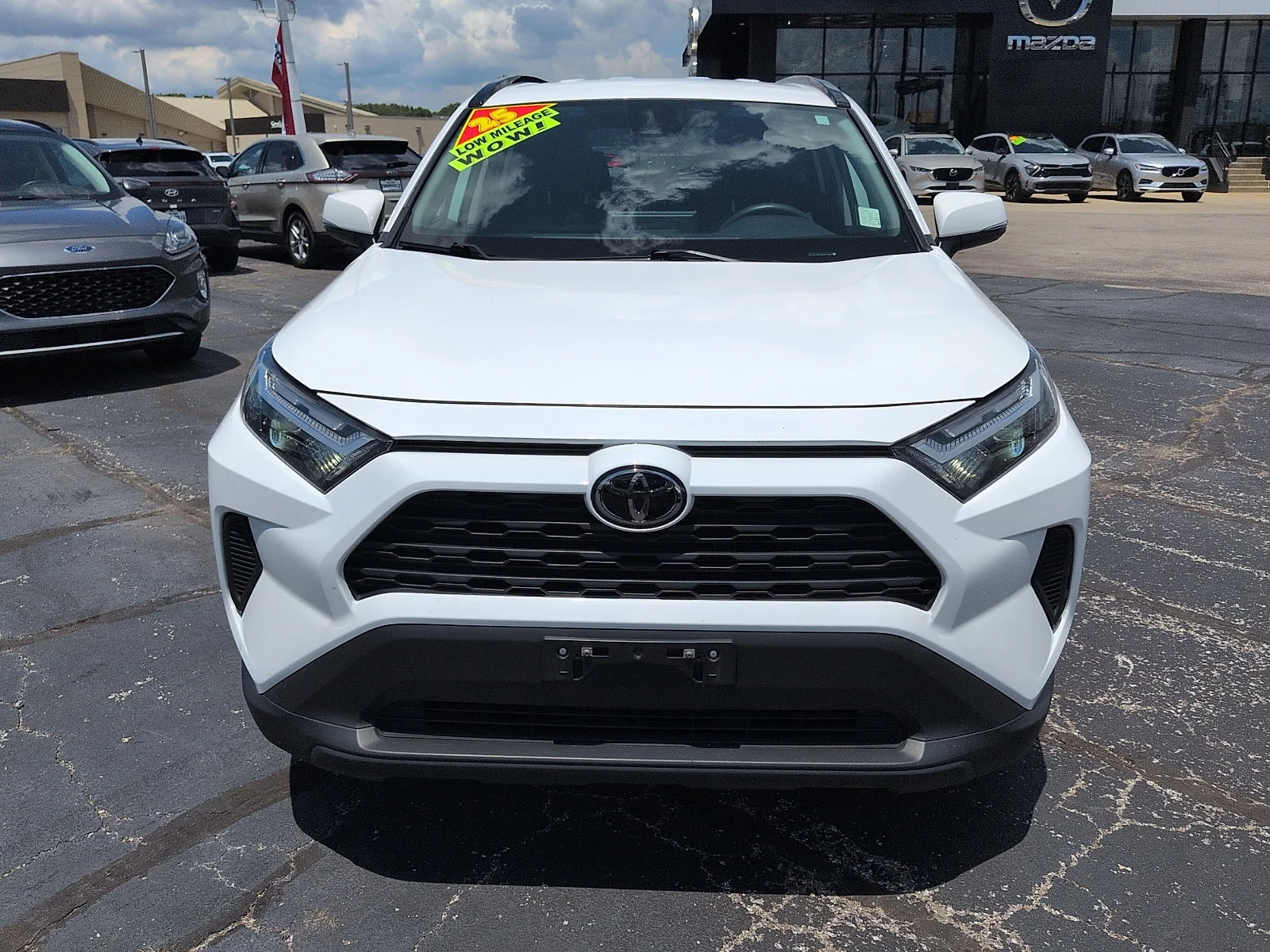 Used 2025 Ice Cap - 040 Toyota XLE image 3