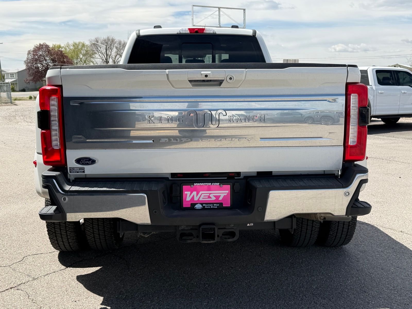 View vehicle photo 4