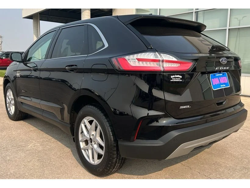 Used 2023 Agate Black Metallic Ford SEL image 22
