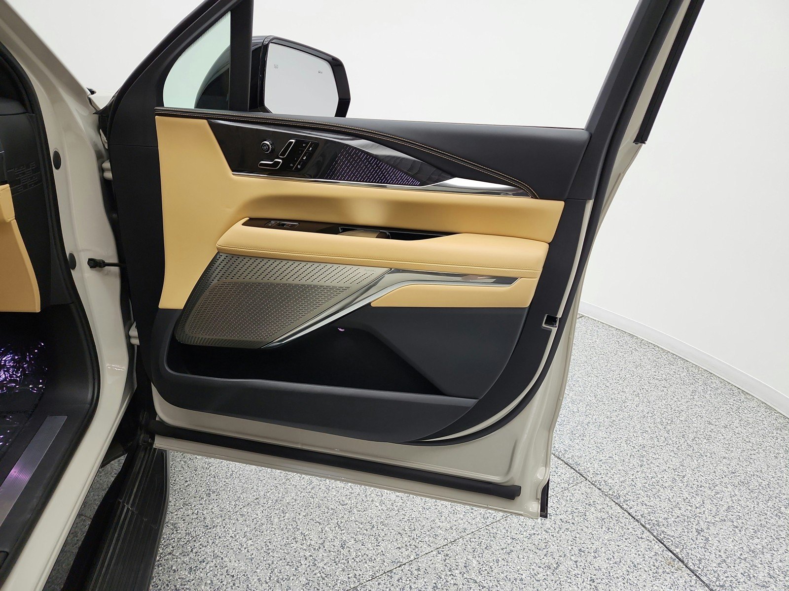 Used 2026 Sandstone Cadillac Premium Luxury image 20