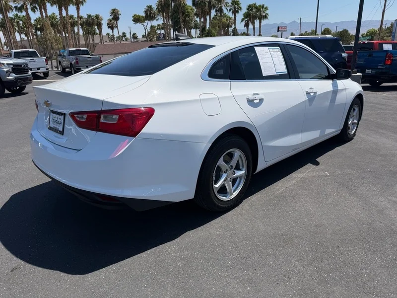 Used 2018 SUMMIT WHITE Chevrolet LS image 3