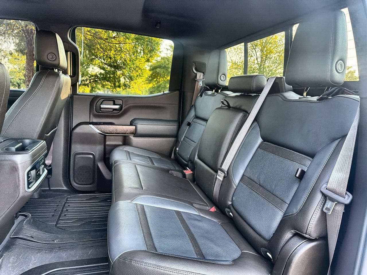 Used 2019 WHITE FROST TRICOAT GMC Denali image 20