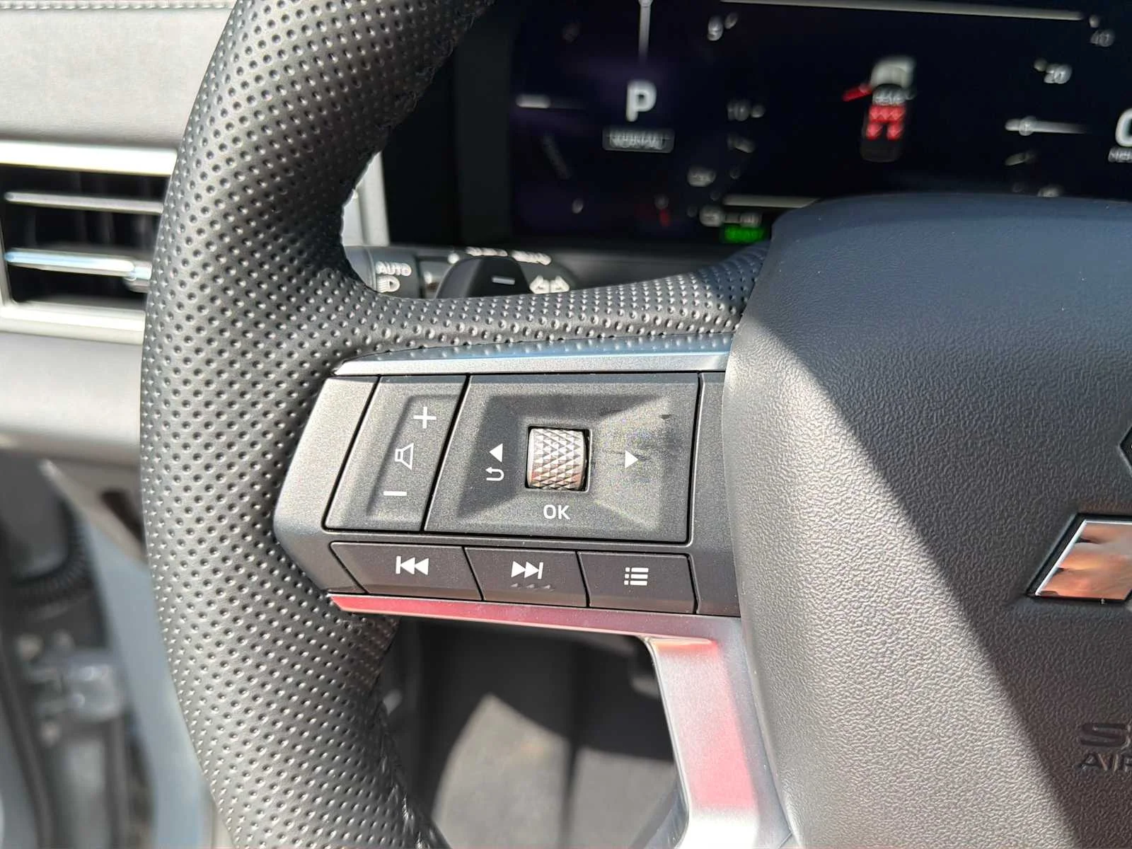 New 2026 Moonstone Gray Metallic Mitsubishi SE S-AWC image 12