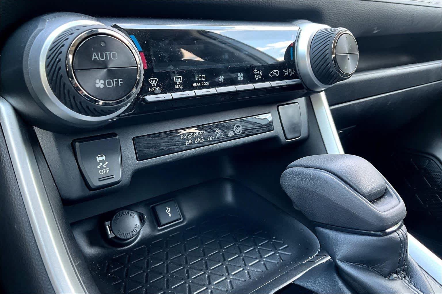 2022 Toyota RAV4 XLE - Photo 57