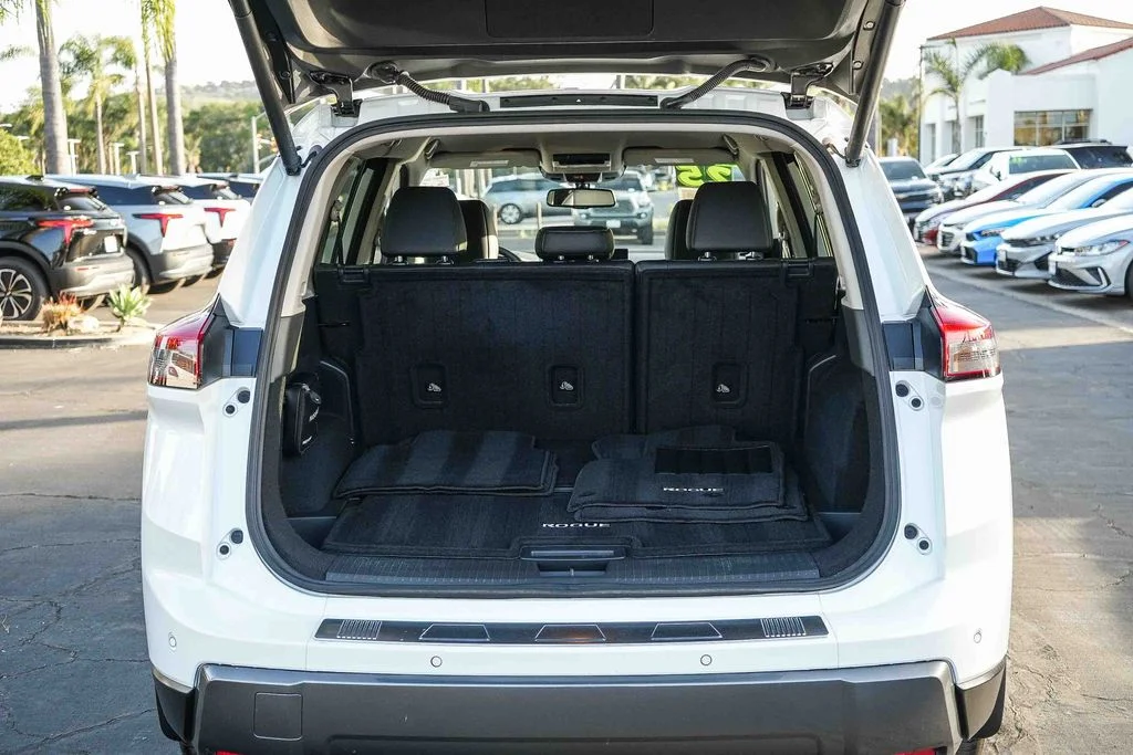 Used 2025 White Nissan SL image 24