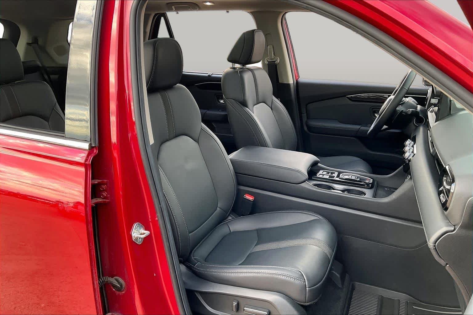 Used 2025 Radiant Red Metallic II Honda Touring image 9