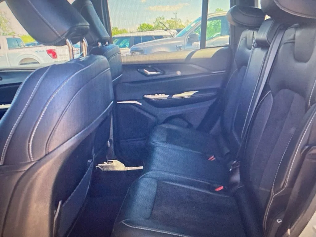 Used 2024 White Jeep Altitude X image 10