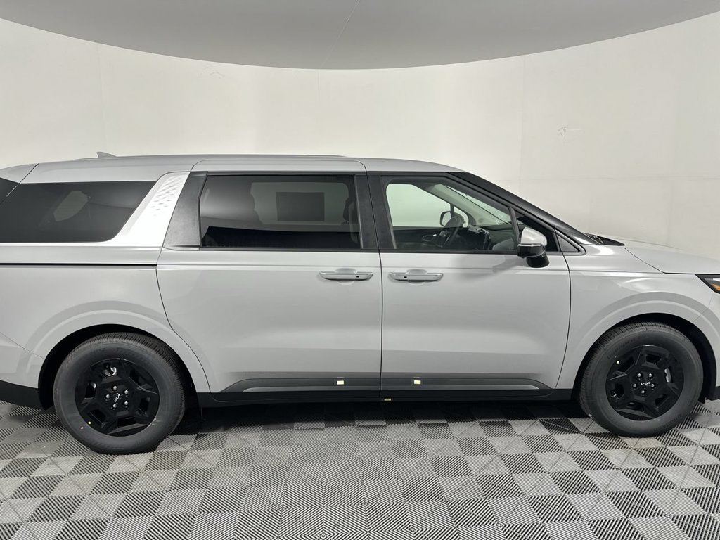 New 2027 Ceramic Silver Kia LXS image 18