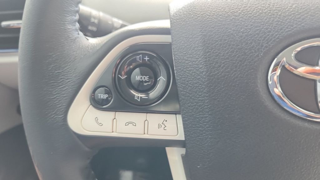 Certified Used 2017 White Toyota Four Touring image 19