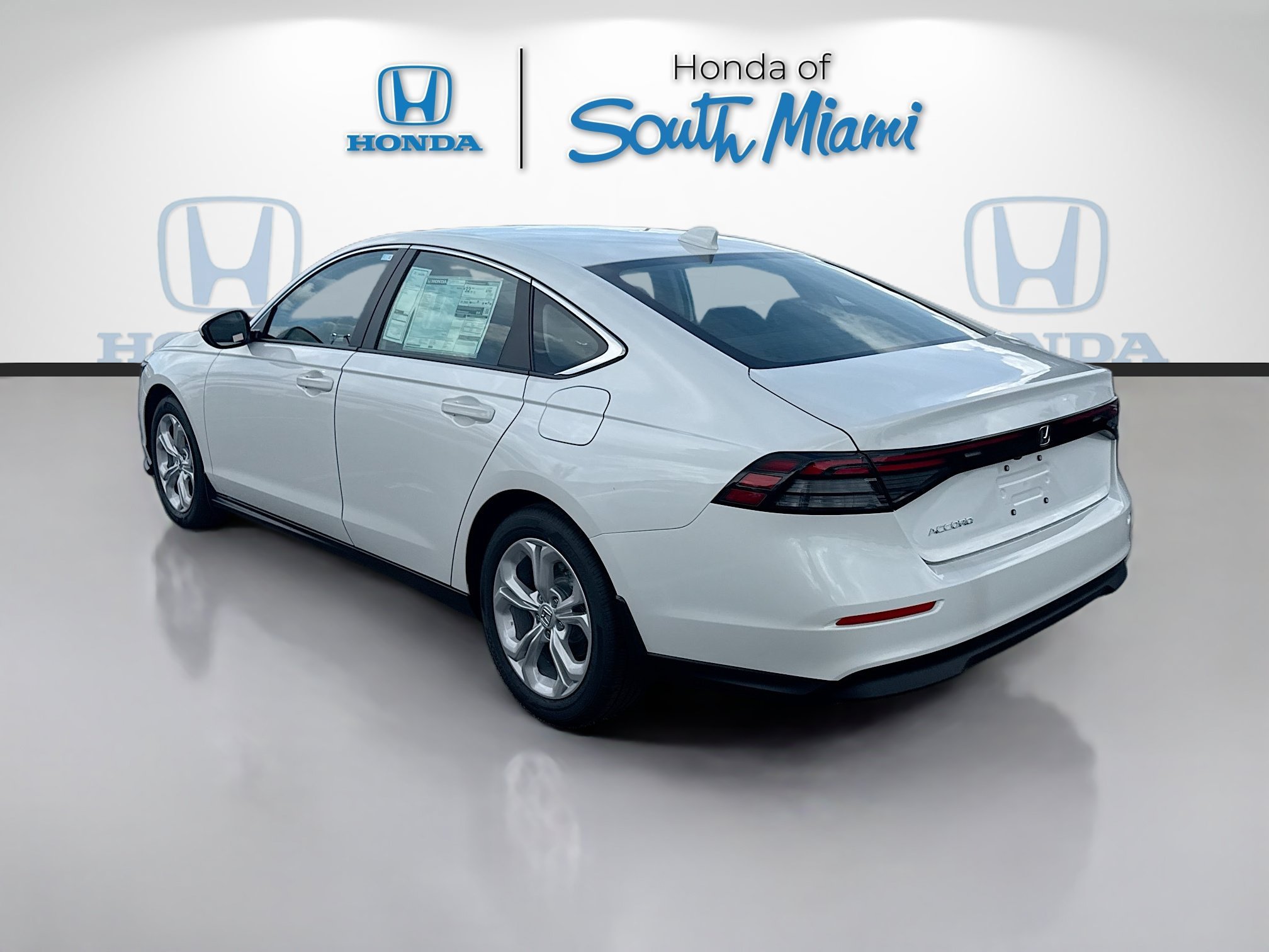 New 2026 Platinum White Pearl Honda LX image 5