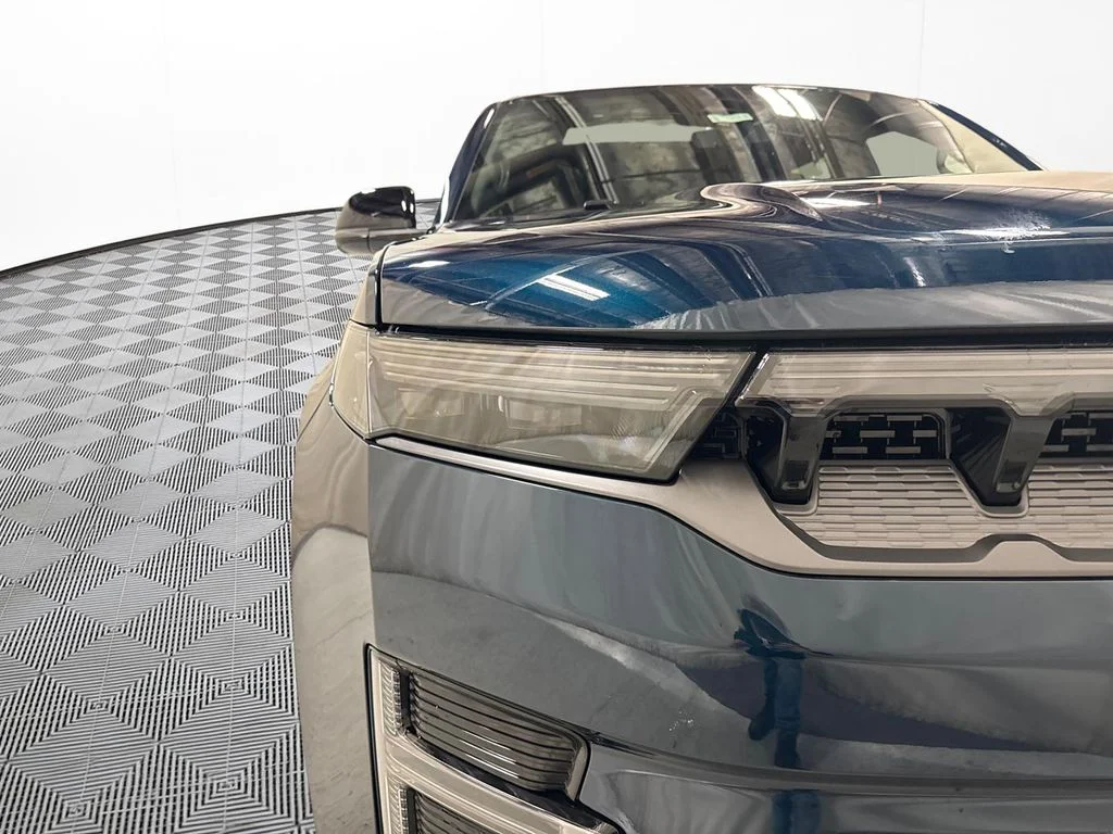 New 2026 Fathom Blue Pearl-Coat Exterior Paint (Late Availability) Jeep Limited Altitude image 18