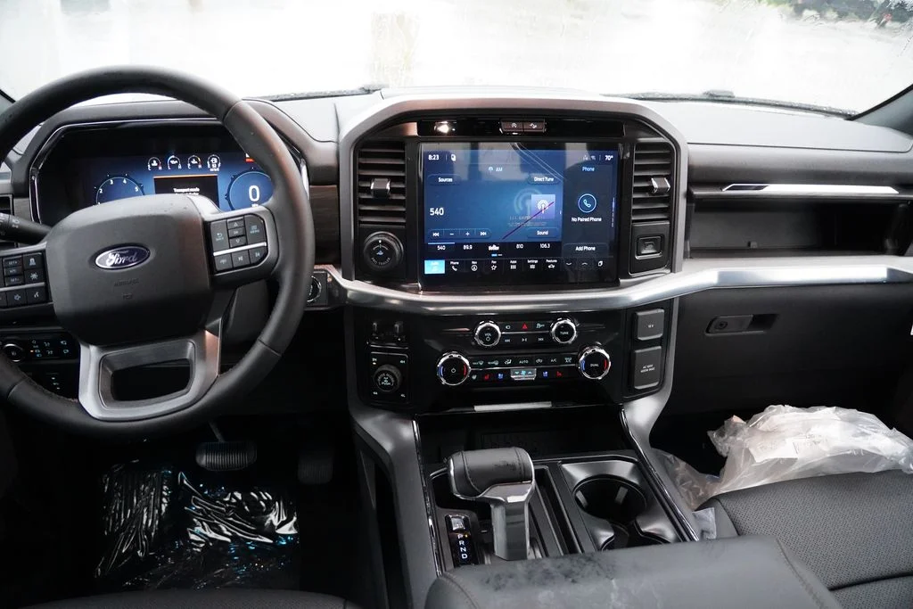 New 2026 Oxford White Ford Lariat image 14
