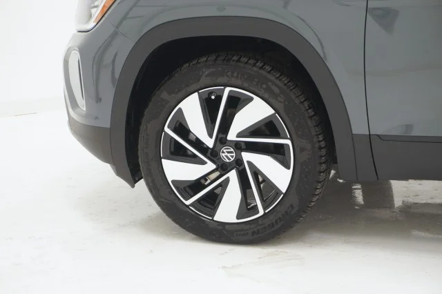 New 2026 Pure Gray Volkswagen 2.0T SE w/Technology image 11