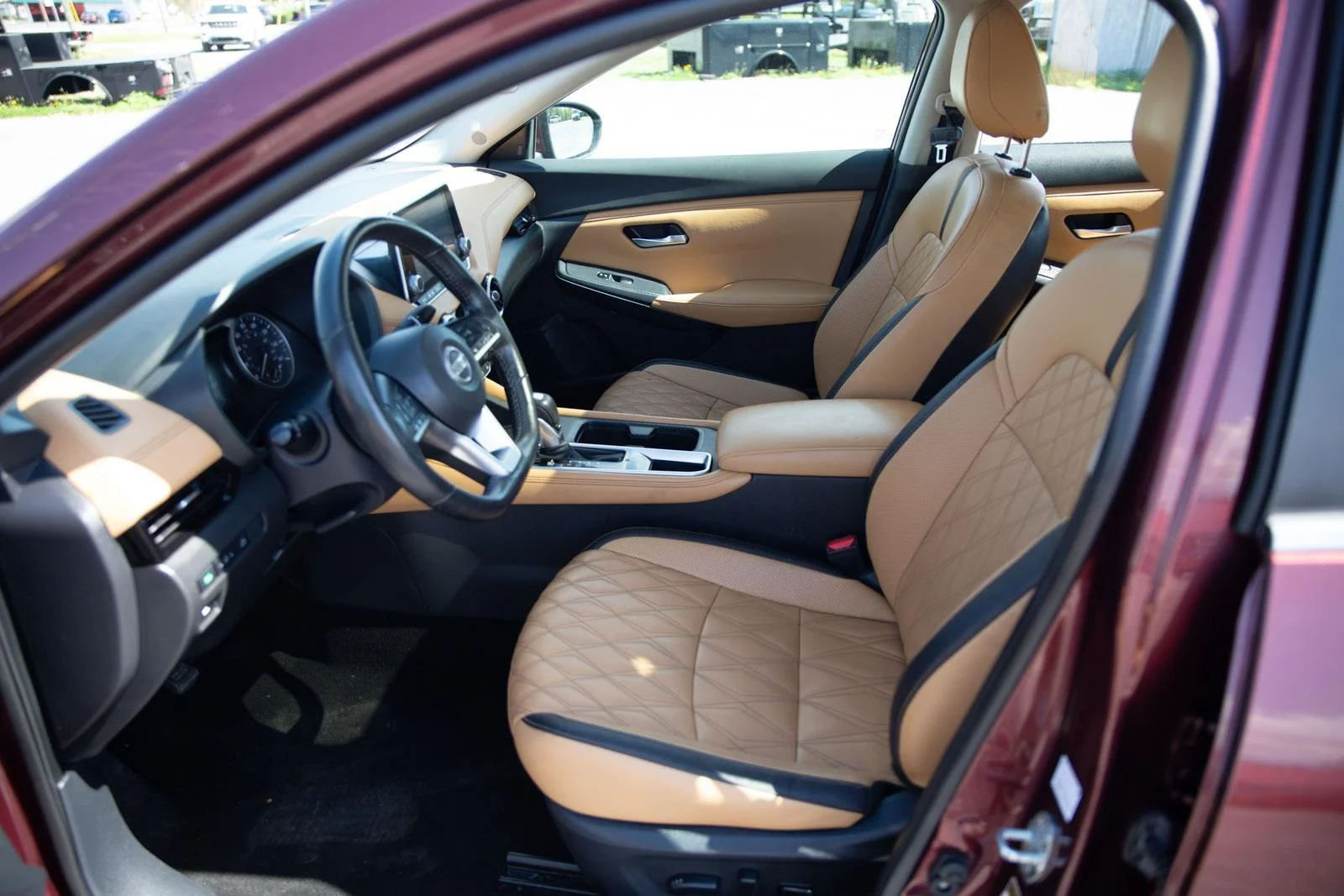 Used 2022 Rosewood Metallic Nissan SV image 19