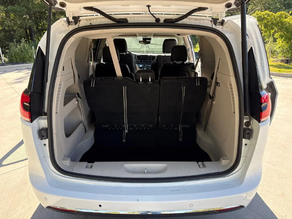 Used 2024 Bright White Clearcoat Chrysler Touring L image 33