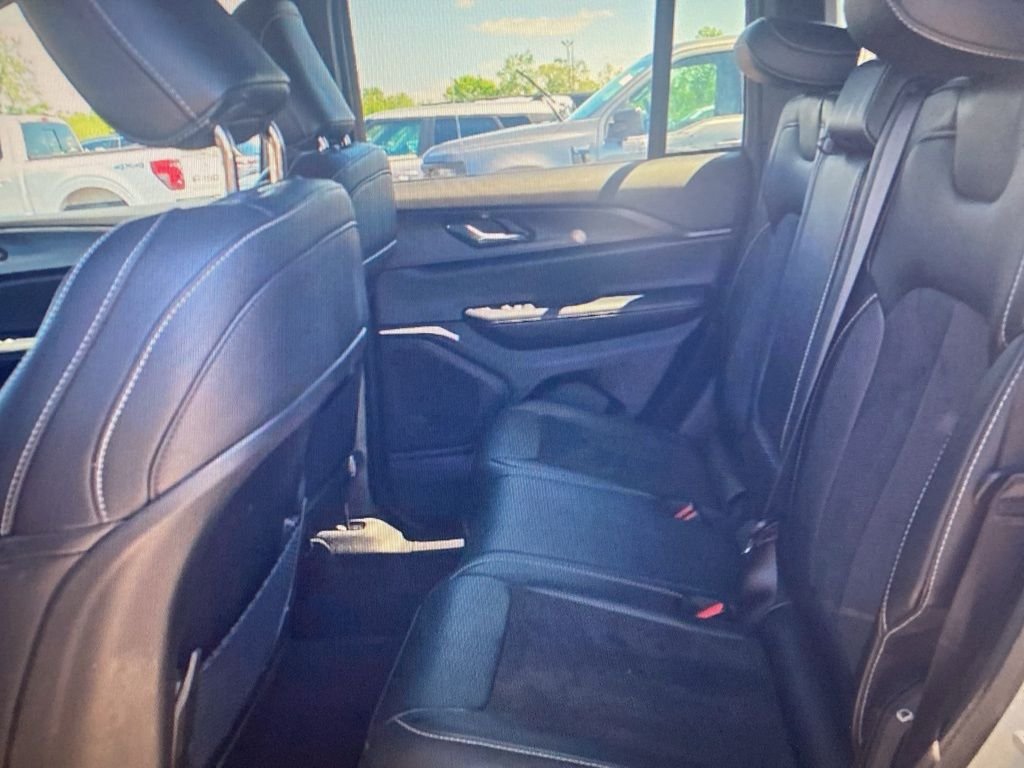 Used 2024 White Jeep Altitude X image 10