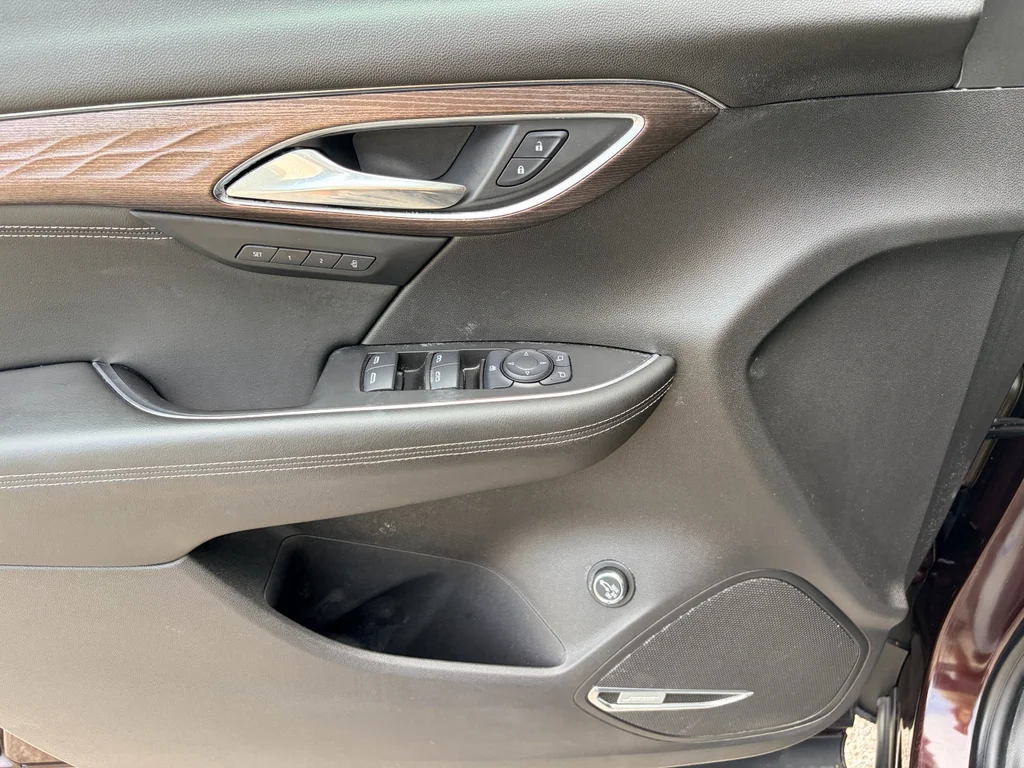Used 2021 Rich Garnet Metallic Buick Avenir image 31