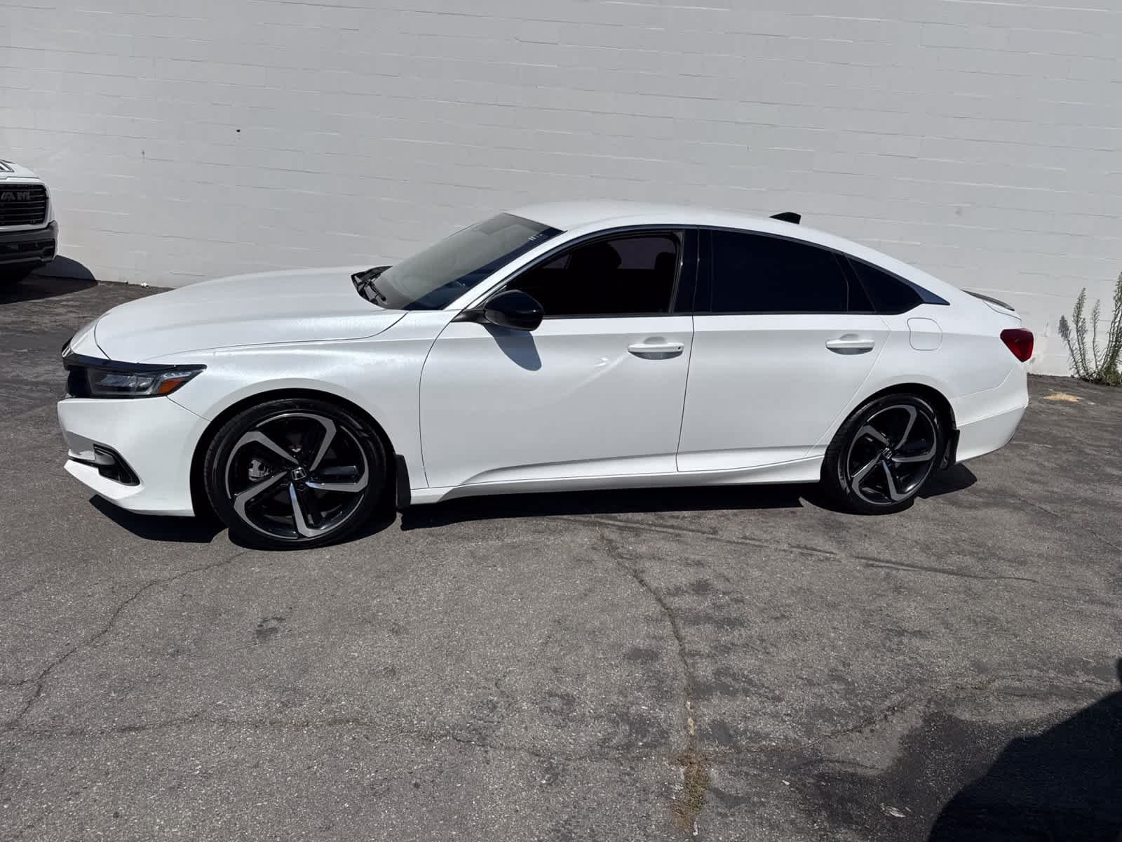 Used 2022 Platinum White Pearl Honda Sport image 23