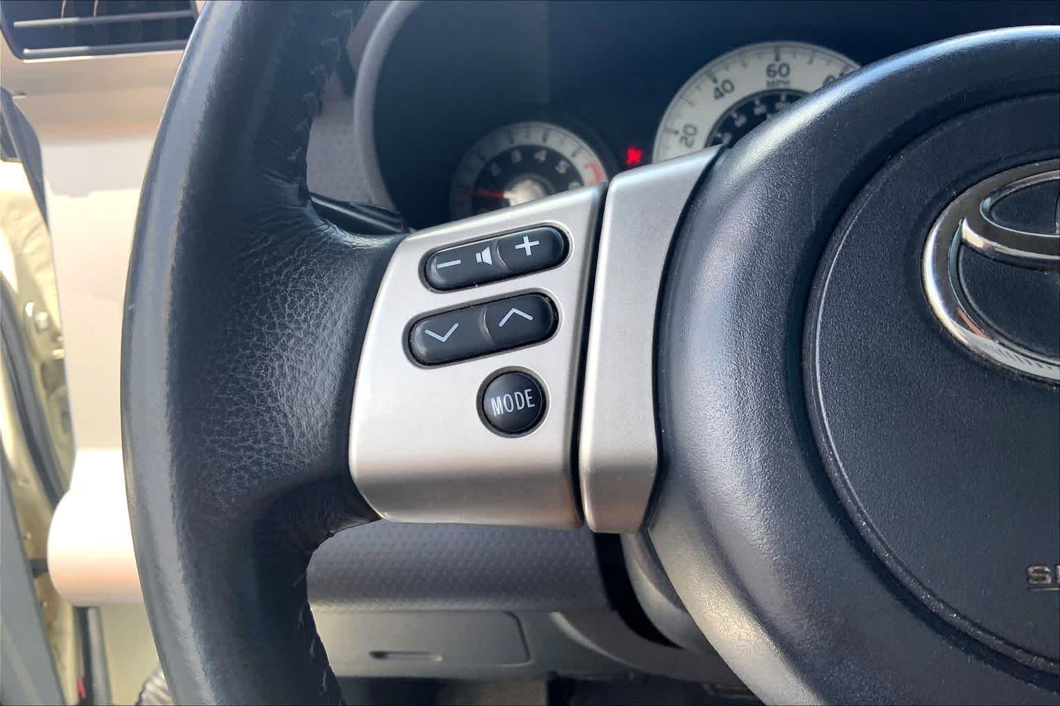 Used 2014 Iceberg Toyota  image 23