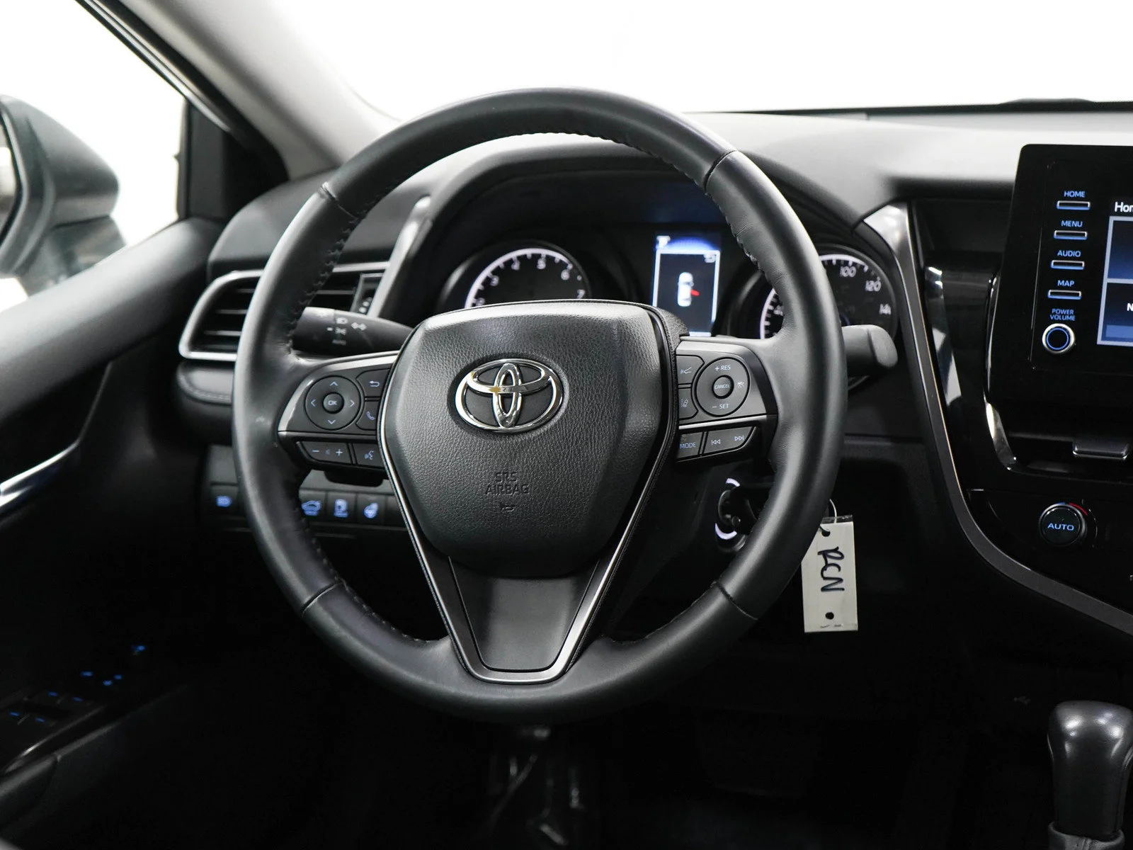 Used 2024  Toyota  image 14