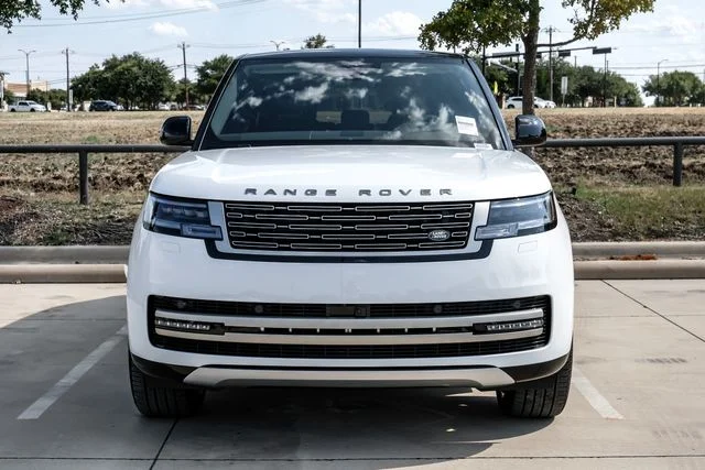 New 2026 Fuji White Land Rover SE image 6