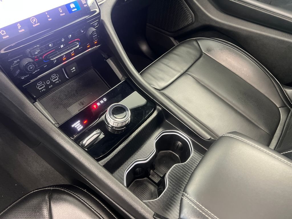 Used 2024 Silver Jeep Limited image 28