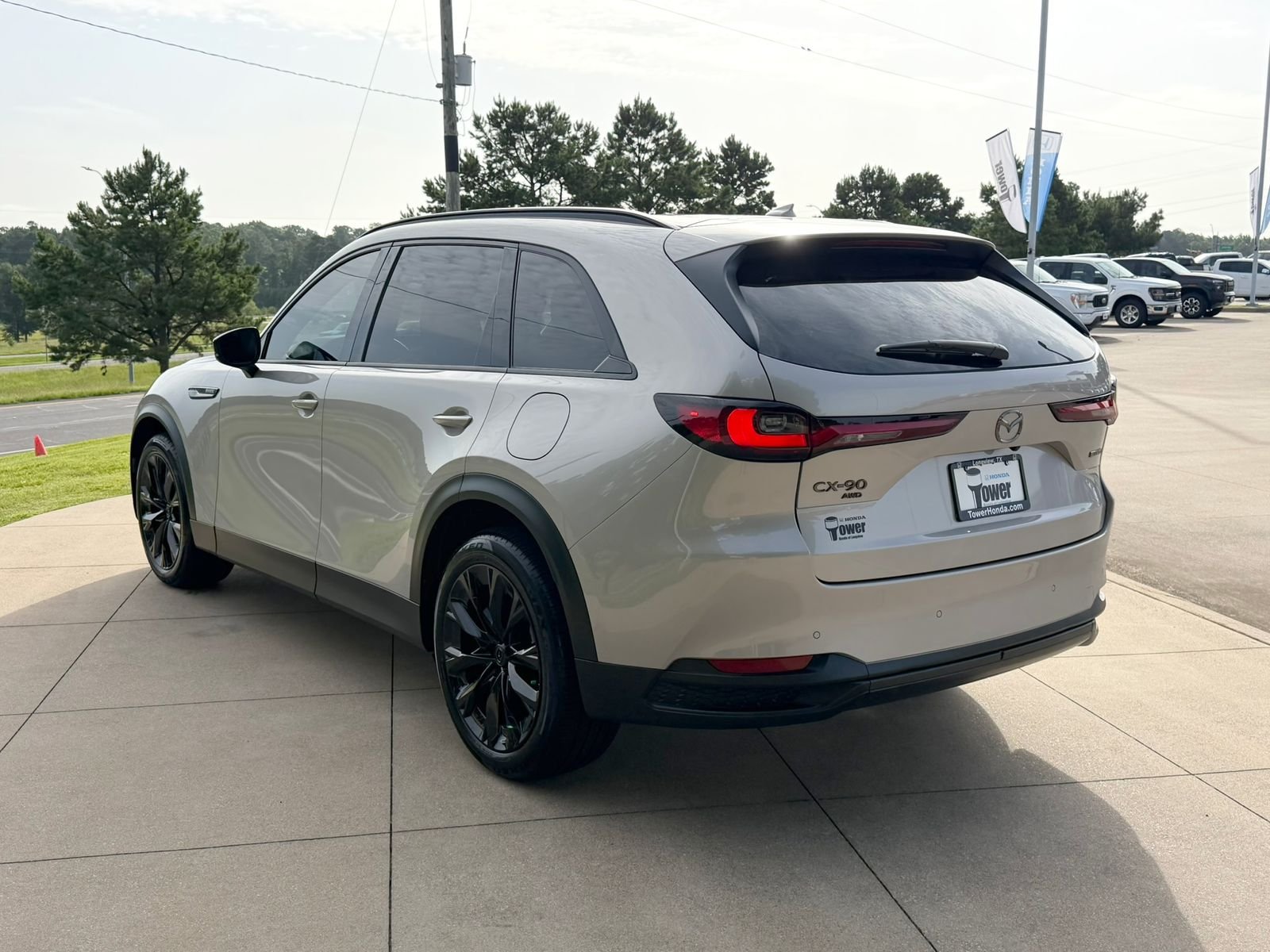 Used 2026 Platinum Quartz Mazda Premium image 4